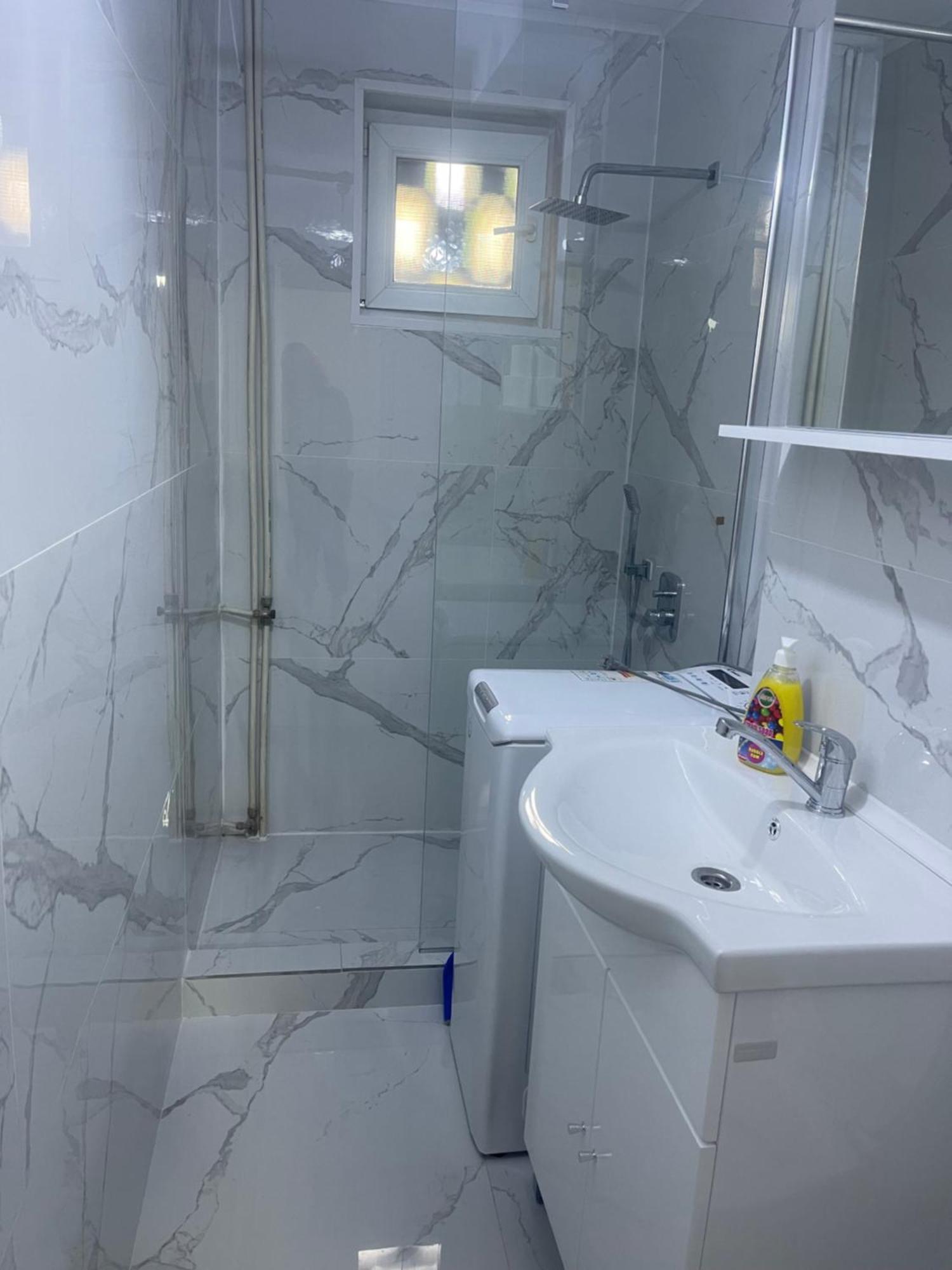 Carlitos Apt Ramnicu Valcea Ngoại thất bức ảnh